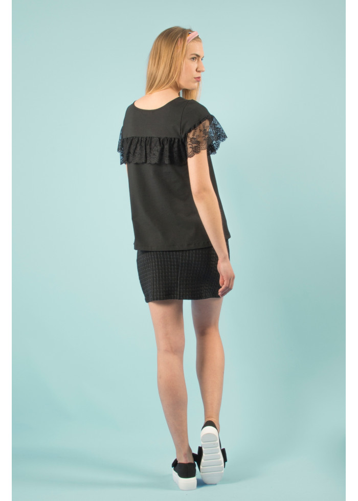 Top élégant manches courtes et volants en dentelle en coton bio noir extensible de qualité. Mode éthique vegan made in France