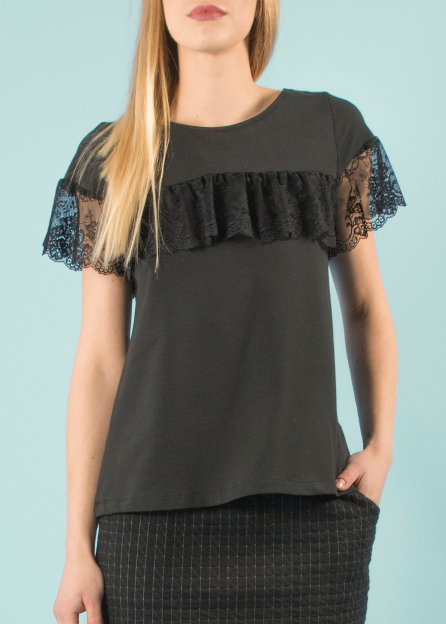 Top élégant manches courtes et volants en dentelle en coton bio noir extensible de qualité. Mode éthique vegan made in France
