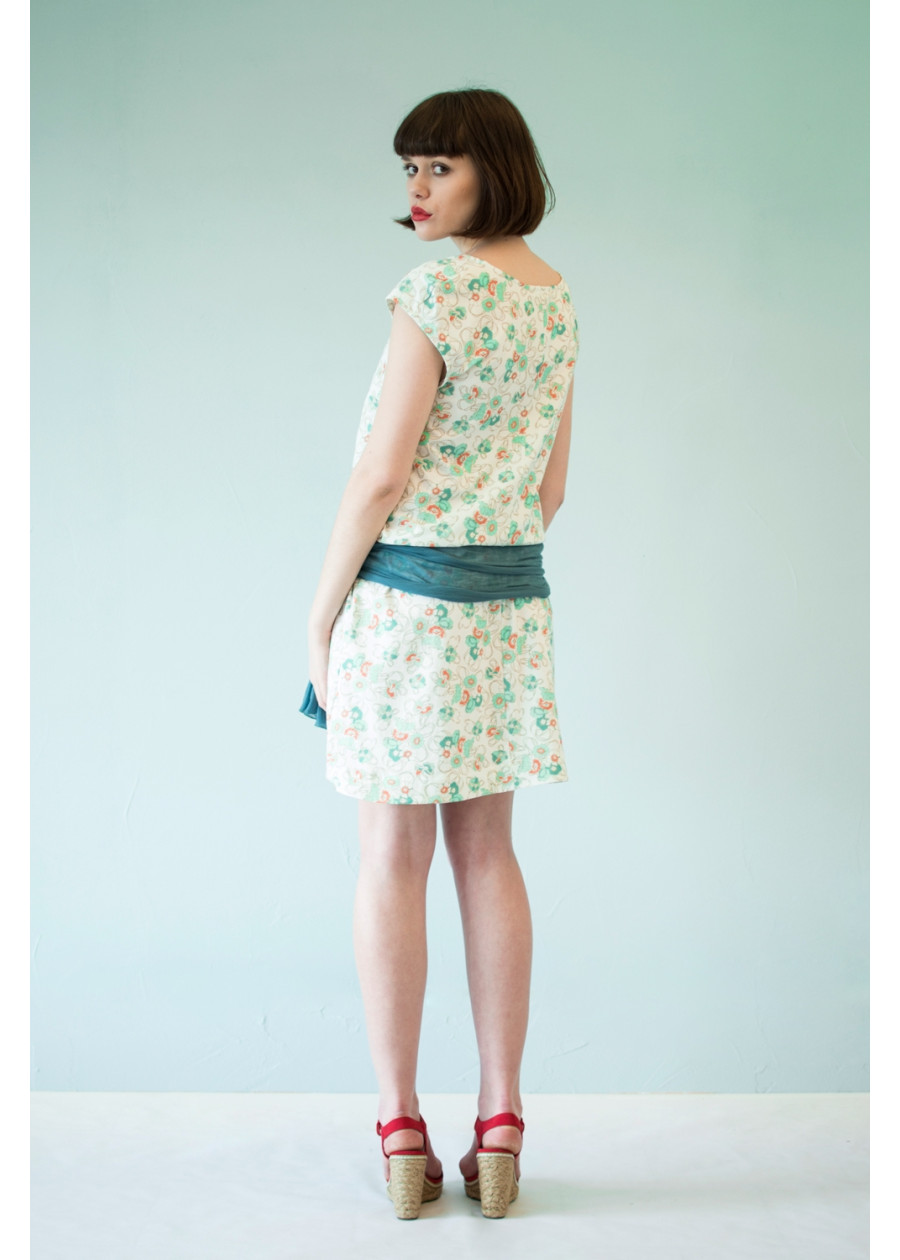 Robe chasuble asymétrique Bohème en coton bio motif fleur bleue