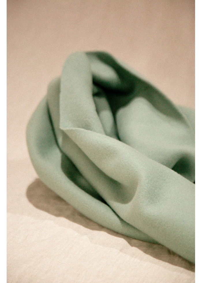 étole écharpe vegan en cachemire végétal de coton bio vert brume made in France - Marque éthique éco-responsable pour femme