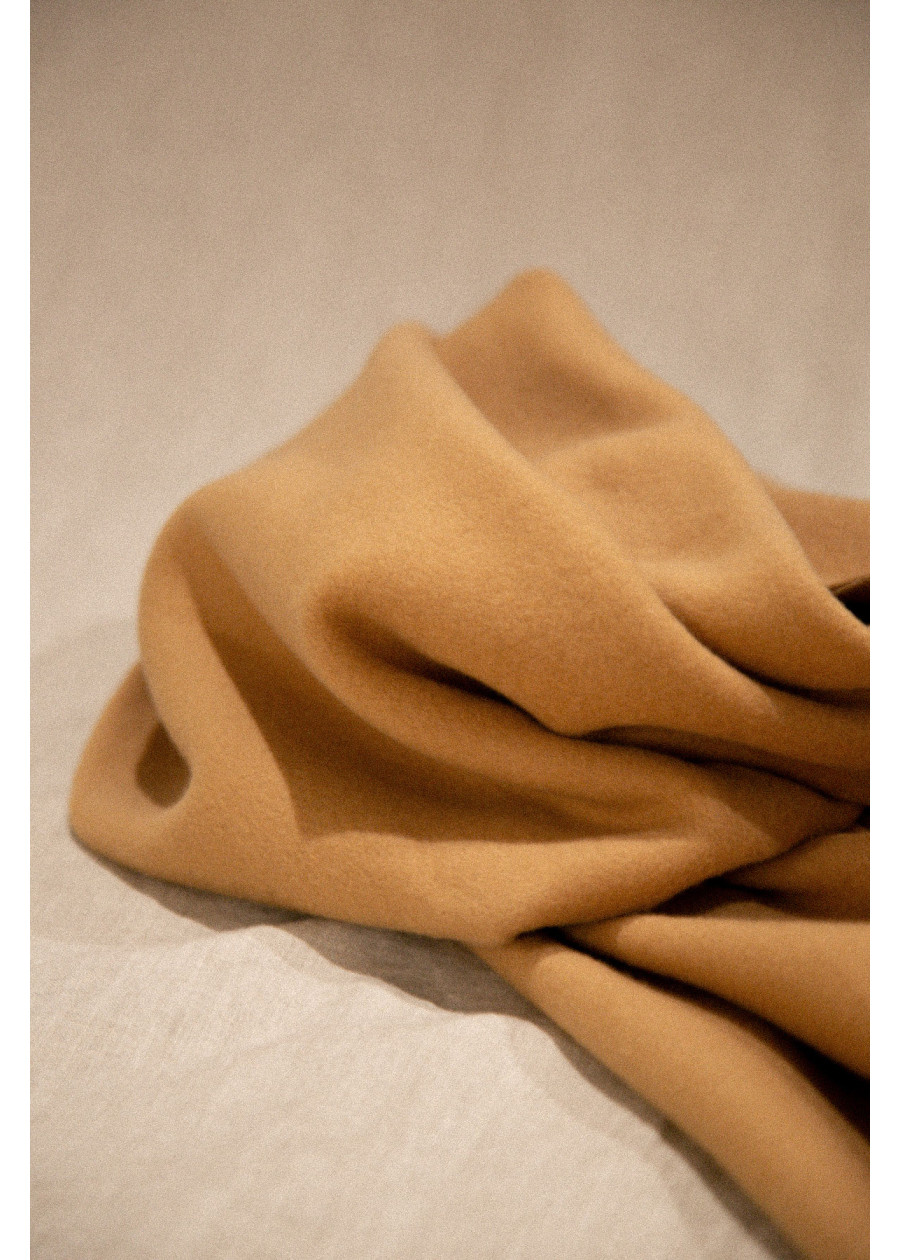 étole écharpe vegan en cachemire végétal de coton bio camel made in France - Marque éthique éco-responsable pour femme