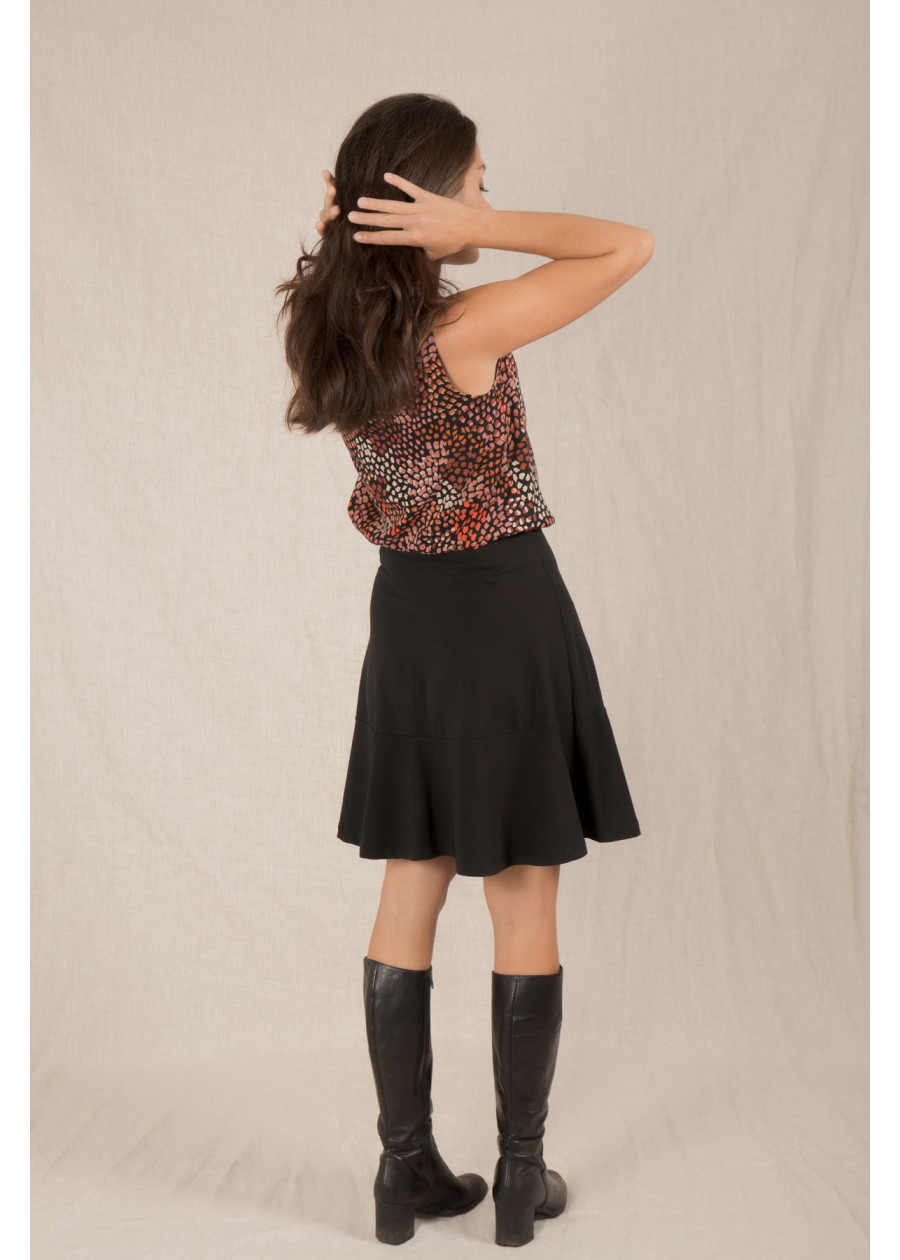 Blouse fleurie fluide sans manche colorée à volant fabriquée en France de qualité. Look minimaliste responsable local