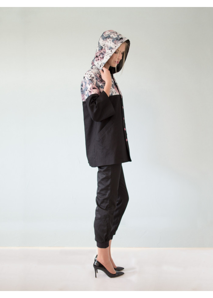 Manteau à Capuche Victoria en laine brodée colorée et popeline noire