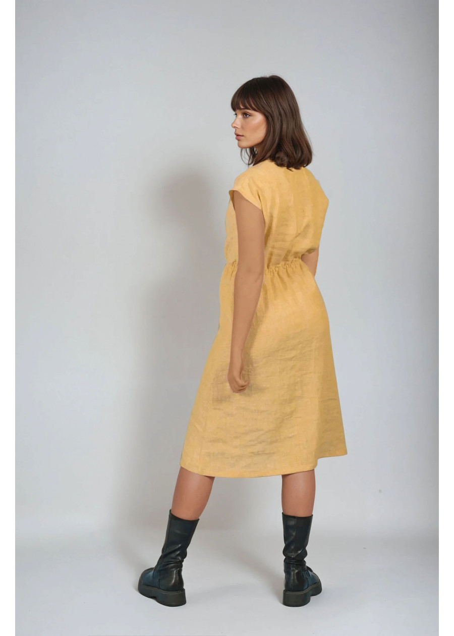 Robe cache coeur en lin mi-longue Céleste jaune moutarde vegan made in France  - Marque engagée