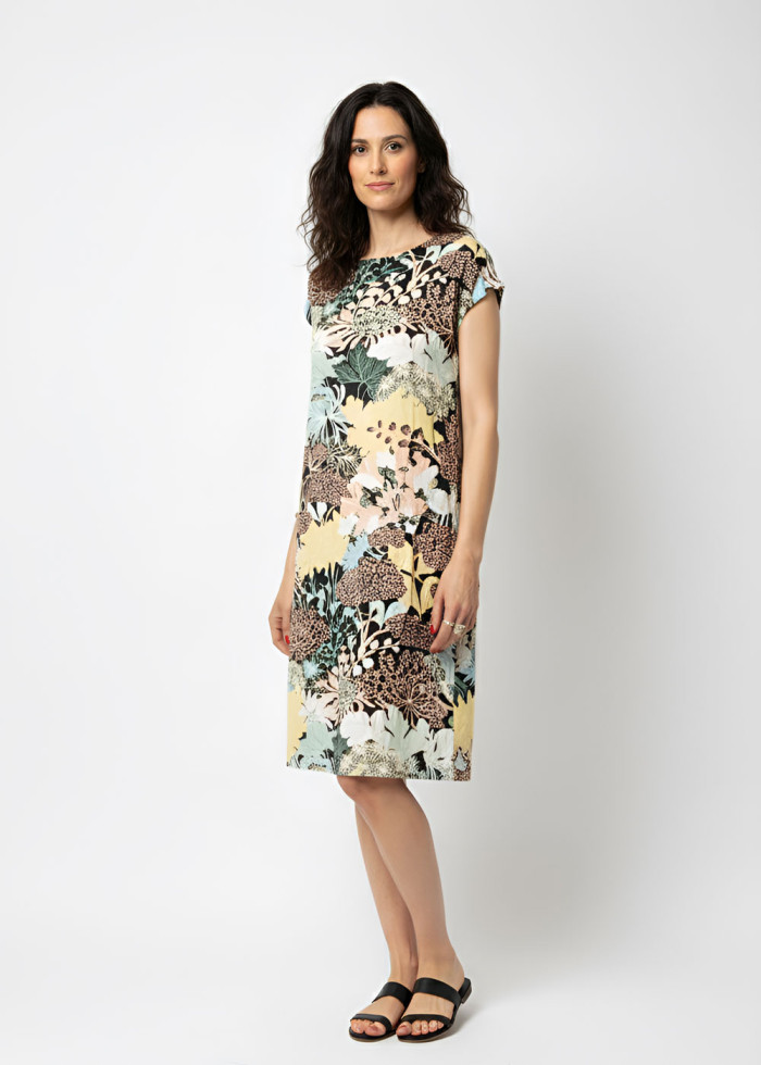 Robe droite fluide chic courte à imprimé floral en LENZING ECOVERO, tissu vegan écologique made in France - Marque responsable