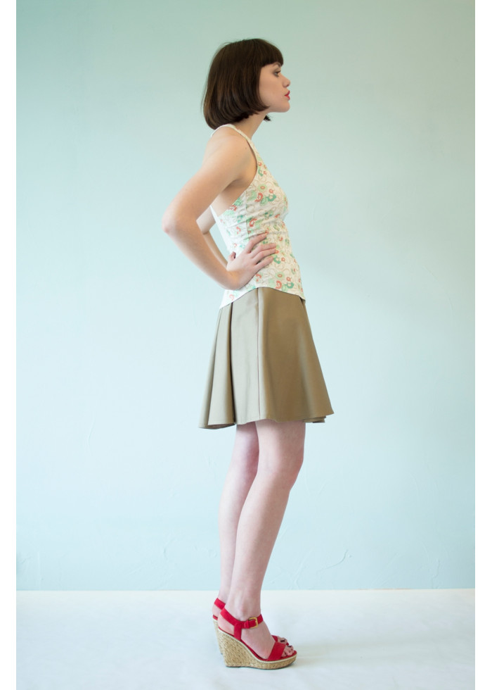 Haut Muse débardeur dos nu en coton bio motif fleur bleue