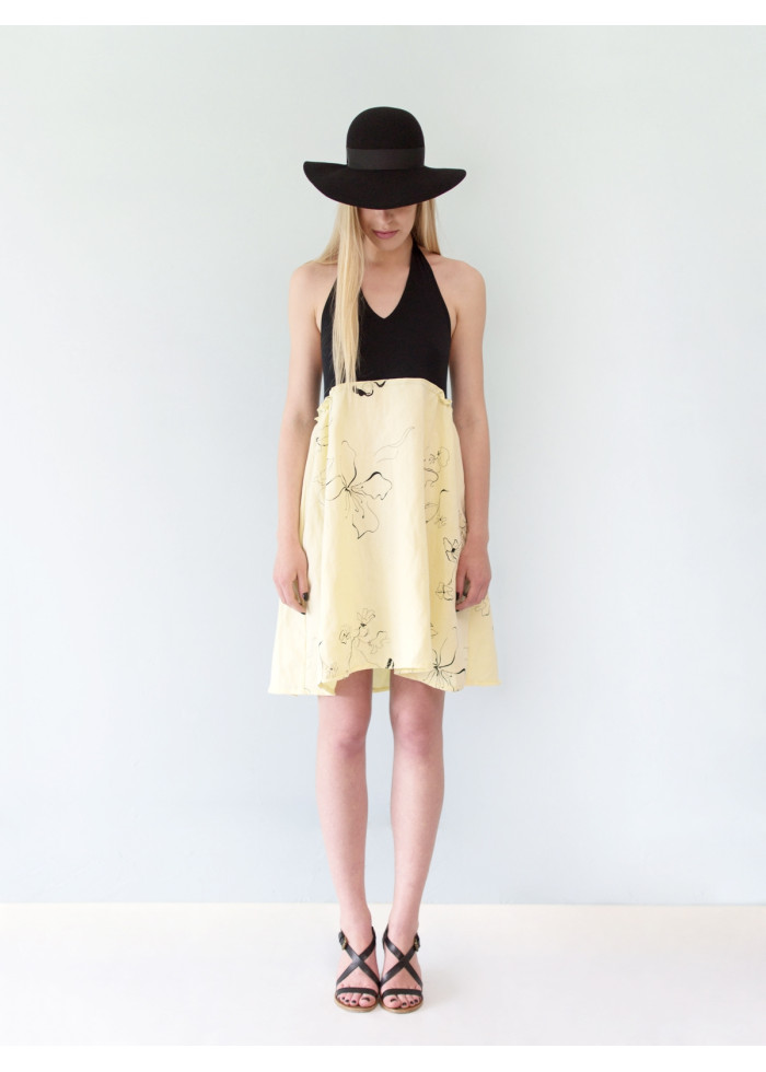 Robe dos nu en lin Bahia à imprimé de fleurs noires sur jaune