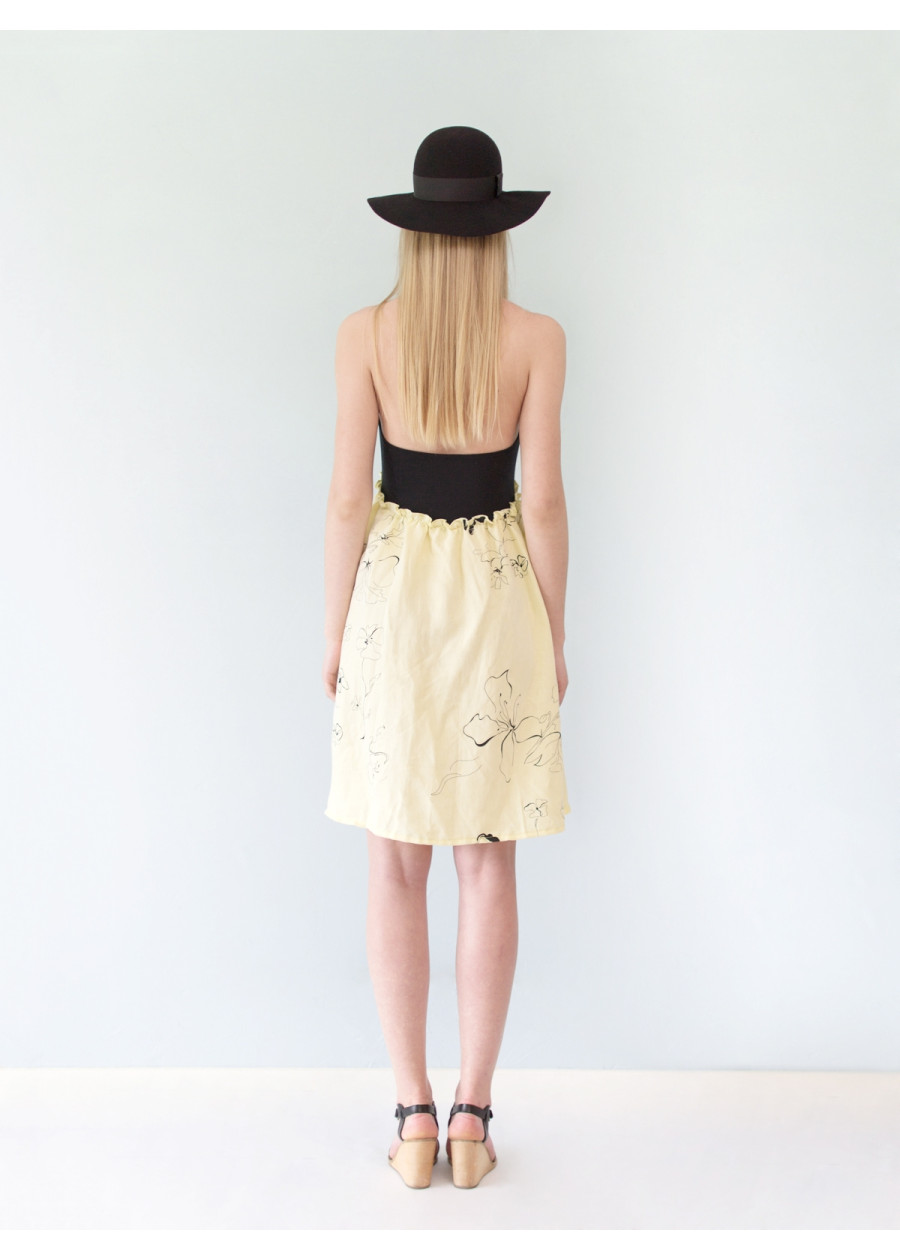 Robe dos nu en lin Bahia à imprimé de fleurs noires sur jaune