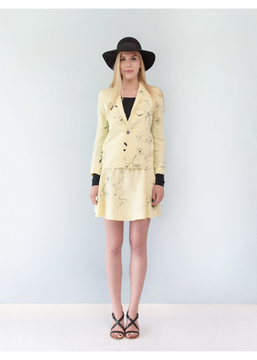 Veste de tailleur courte et droite Ines en lin à motif de grandes fleurs noires