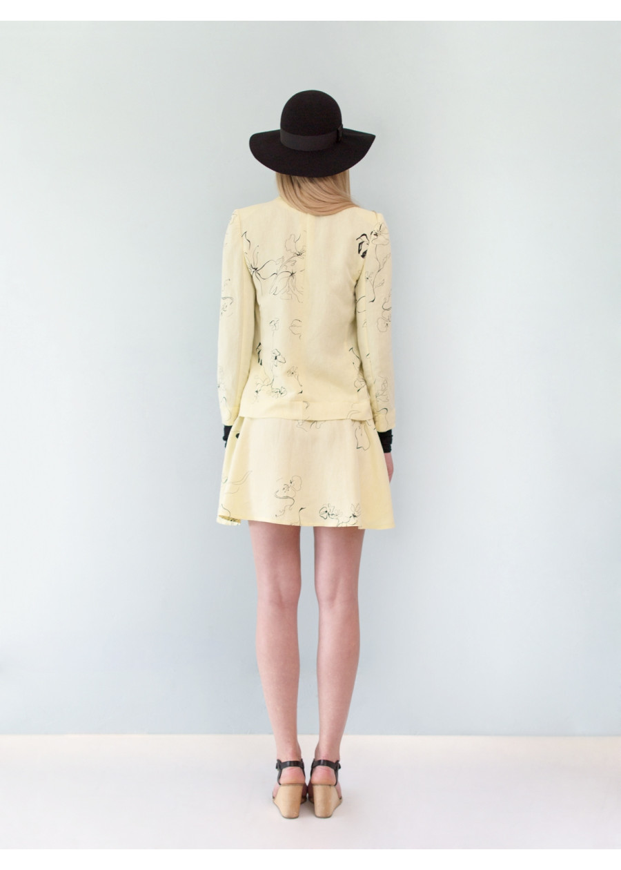 Veste de tailleur courte et droite Ines en lin à motif de grandes fleurs noires