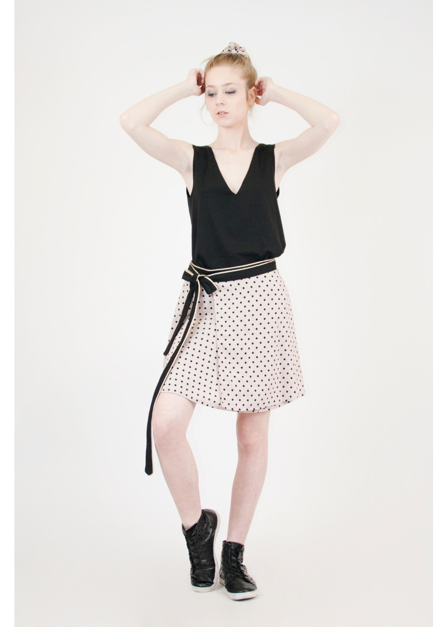 Jupe portefeuille fluide Lorelei en bambou rose nude pastel à pois noir fabriquée en France