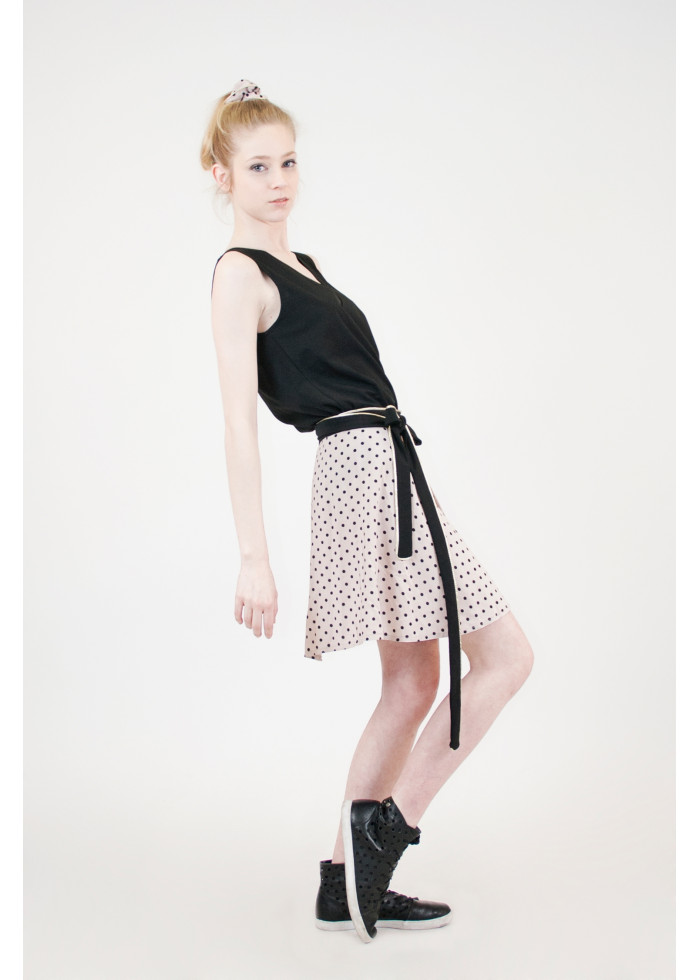 Jupe portefeuille fluide Lorelei en bambou rose nude pastel à pois noir fabriquée en France