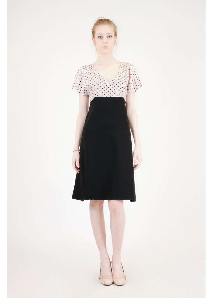 Robe à manches courtes fendues en bambou imprimé rose nude à pois noir et coton bio fabriquée en France