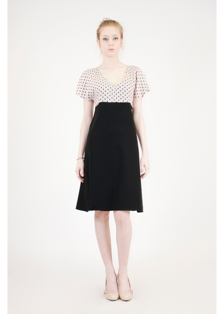 Robe à manches courtes fendues en bambou imprimé rose nude à pois noir et coton bio fabriquée en France