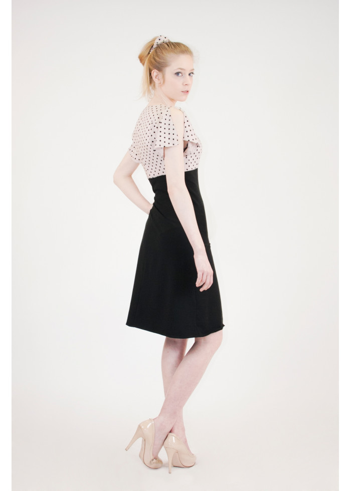 Robe à manches courtes fendues en bambou imprimé rose nude à pois noir et coton bio fabriquée en France